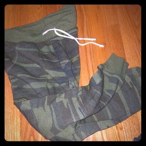 Camo sweatpants/ joggers!